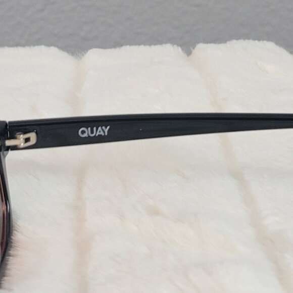 QUAY // ltd ed retro inspired rectangular frame orange lens throwback sunglasses main image 3